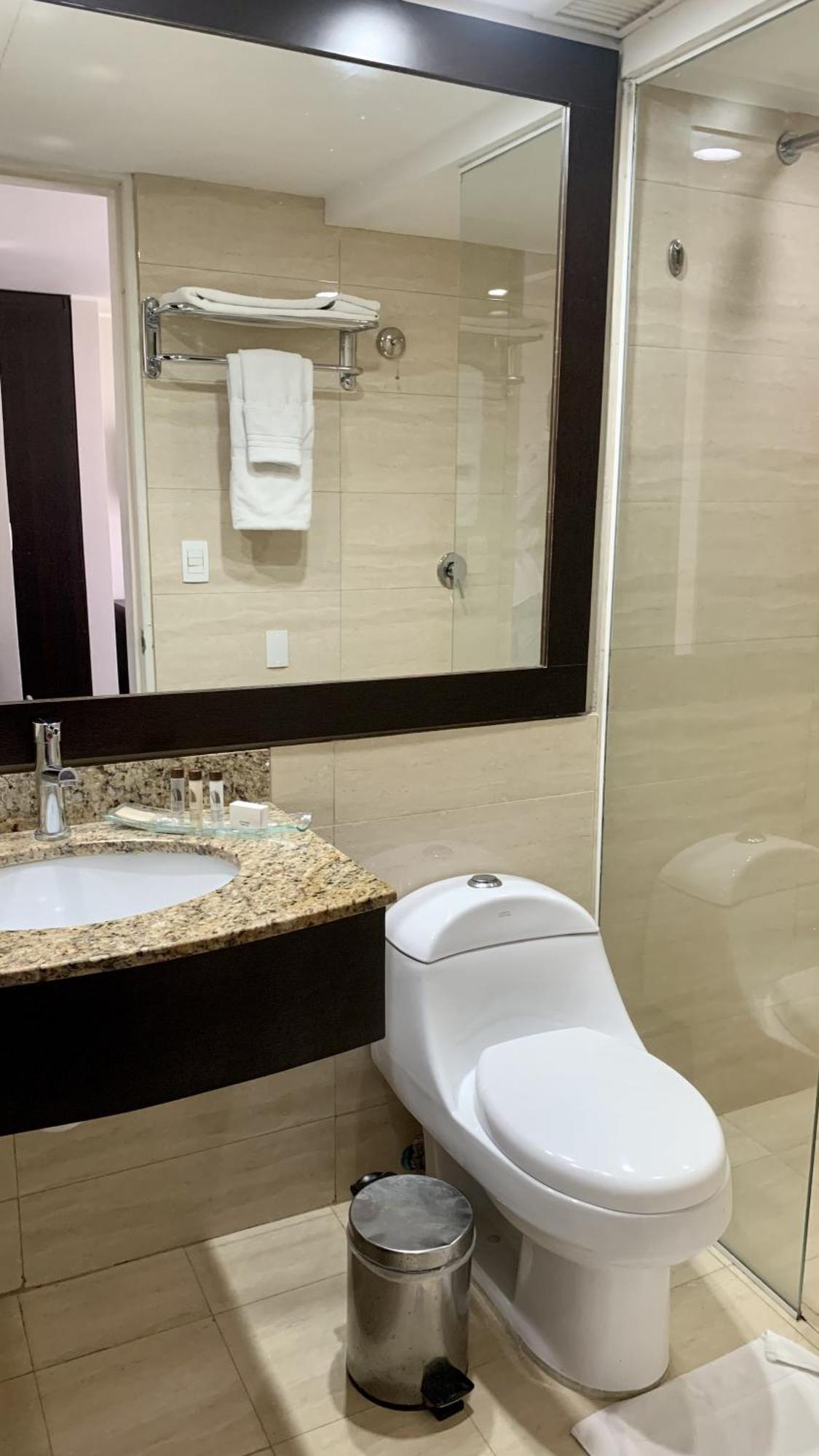 Hotel Chacao Suites 卡拉卡斯 外观 照片